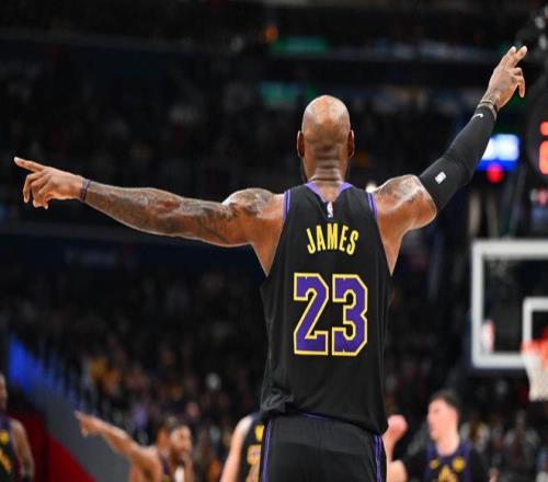 岁老将瓦尔,迪庆生夜独,中三元,完美体育app下载,完美体育官网,完美体育官方网站,完美体育平台